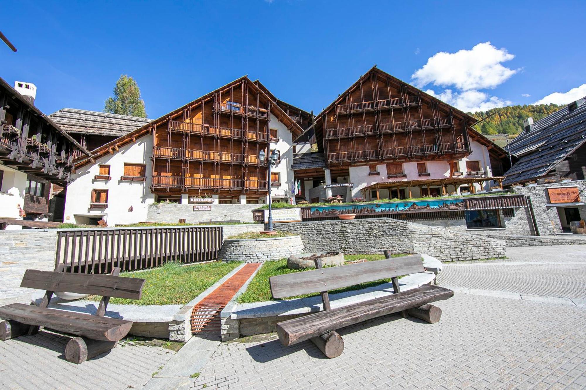 Grange Hike & Ski Sestriere Apartments Kültér fotó