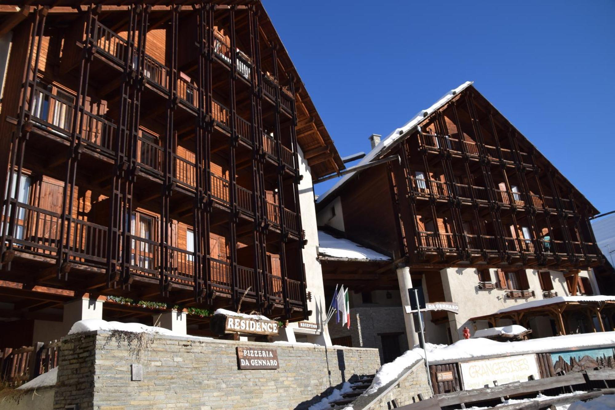 Grange Hike & Ski Sestriere Apartments Kültér fotó